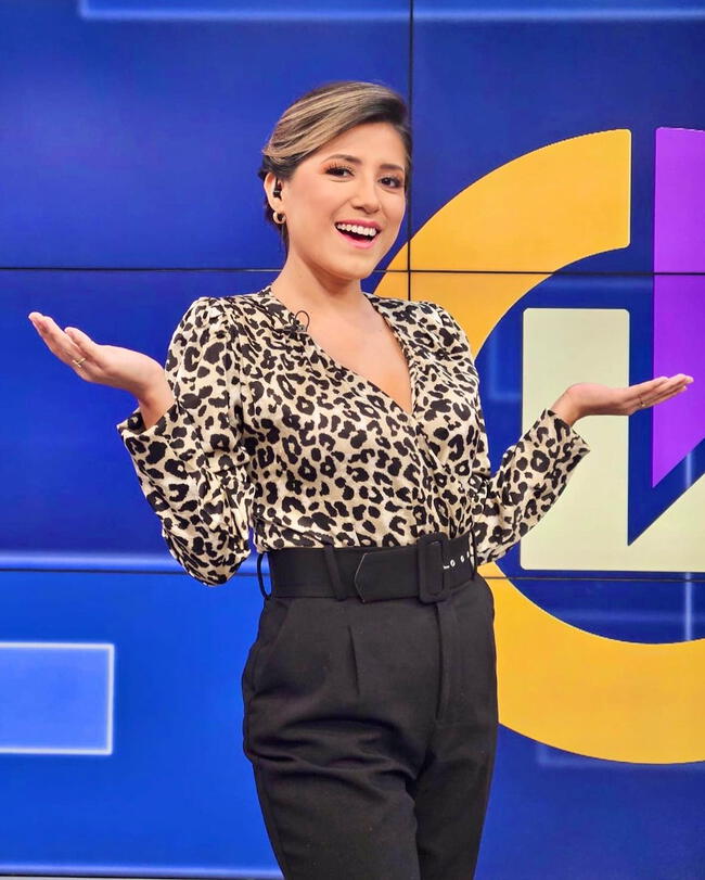 Fátima Aguilar marca la pauta con elegante blusa animal print. | Instagram.   