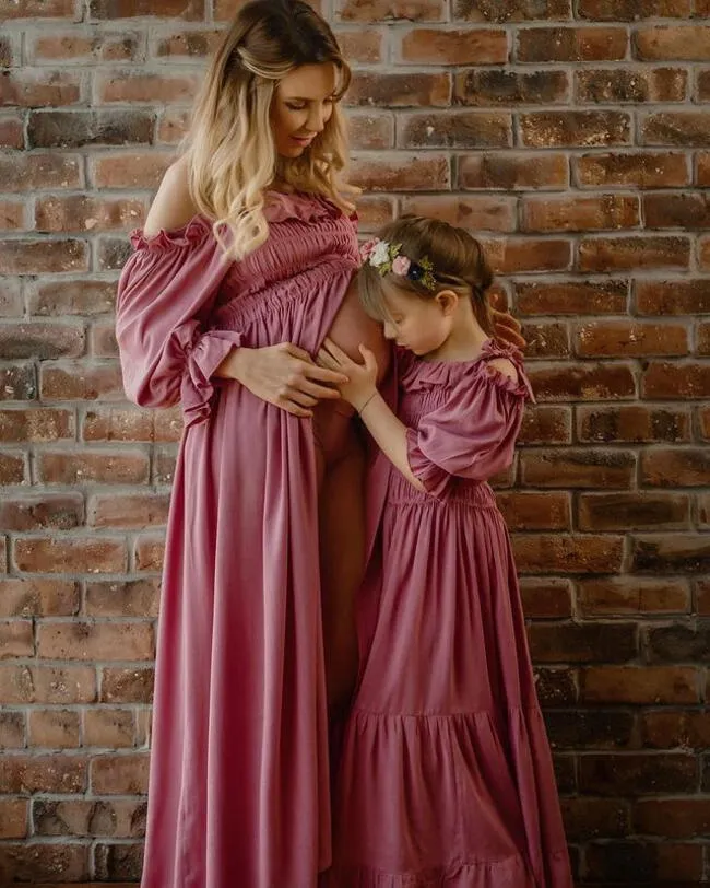 Juliana Oxenford hace match con su hija en una sesión de fotos. | Instagram.    