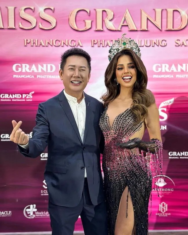  Luciana Fuster expone su superioridad tras brindar discurso en tailandés como la imponente Miss Grand International.    