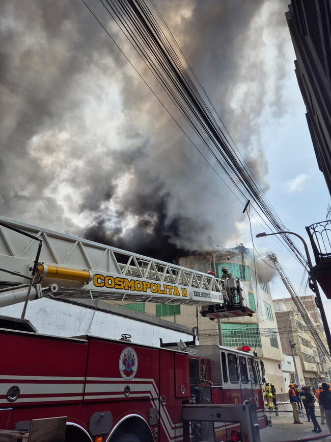 Incendio fue calificado como "código 3".   