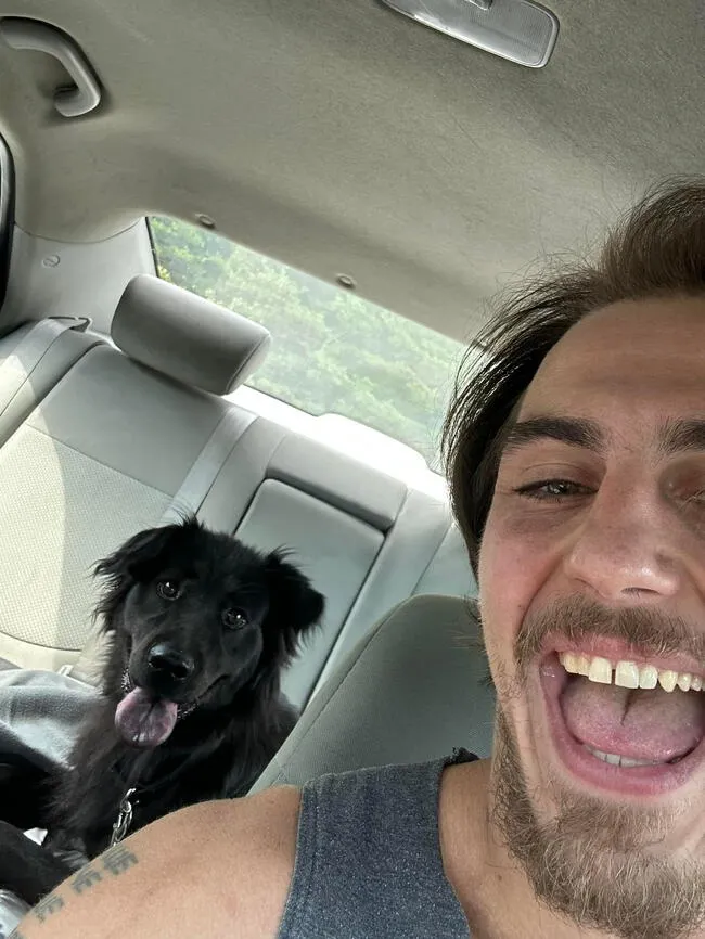 Turck deja atrás a sus padres, Peter y Terry Ann, a sus hermanos Pete y David, y a su adorada perrita Lana. Foto: Facebook   