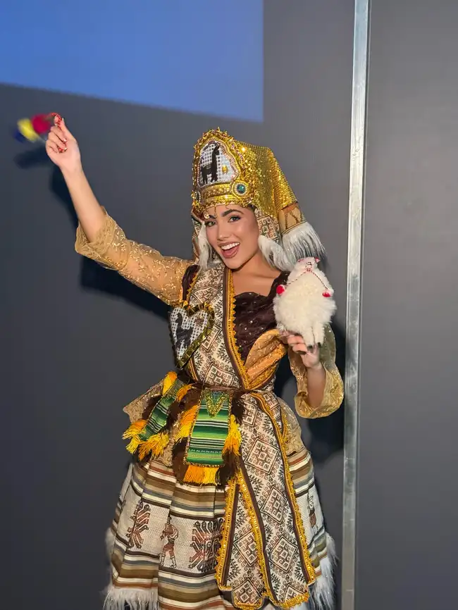 Josiane Sciotti representó a Perú en el Dances of the World de Miss Mundo 2026. Josiane Sciotti representó a Perú en el Dances of the World de Miss Mundo 2026.