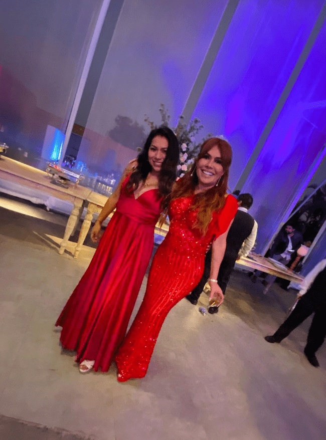 Nathaly Julca y Magaly Medina en la fiesta por los 25 años del programa Magaly Tv   