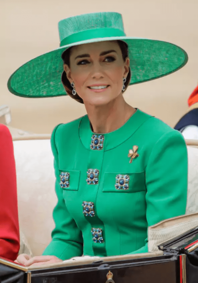 Kate Middleton rinde homenaje a Lady Di en cumpleaños del rey Carlos III. | Difusión.    