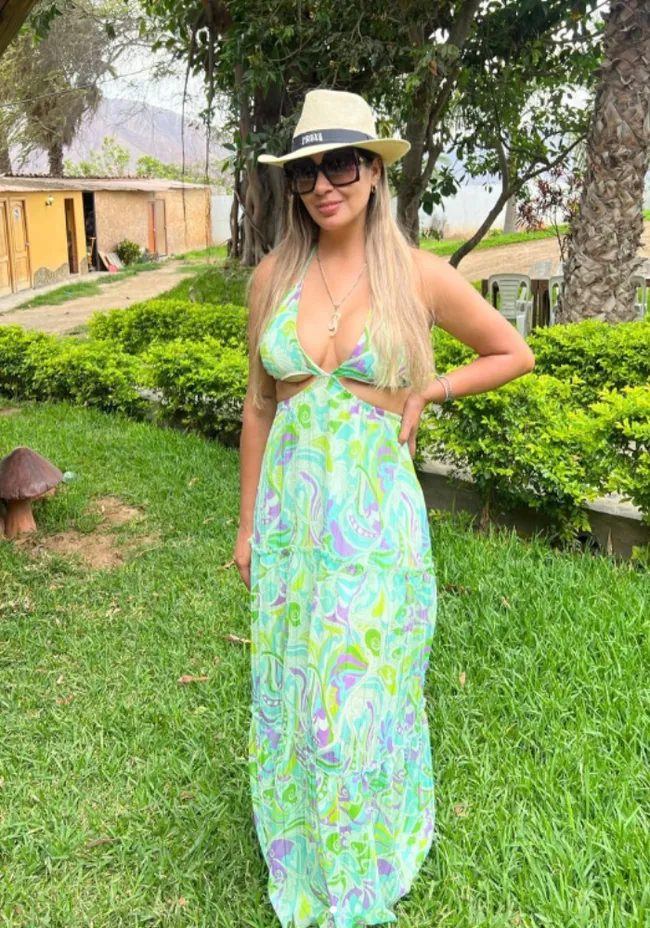 Pamela López deslumbra con vestido cut-out. | Instagram.    